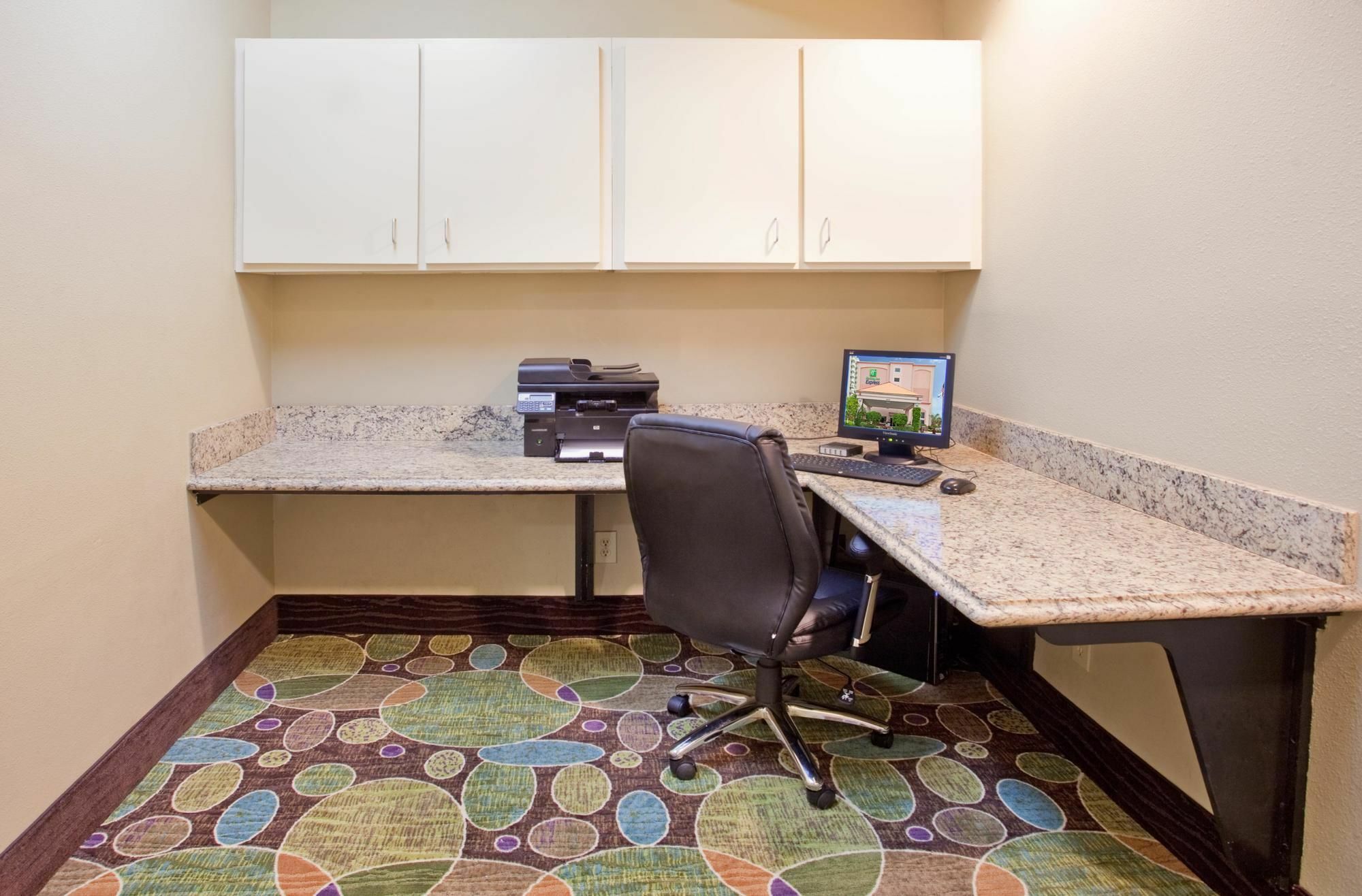 Holiday Inn Express Orange Beach - On The Beach By Ihg Exterior photo